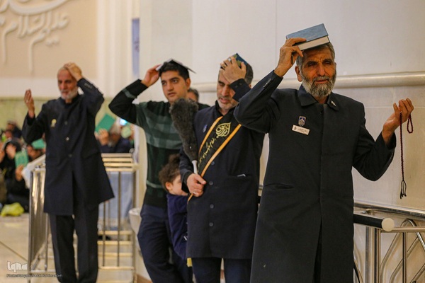 مراسم احیای شب قدر در شاهچراغ