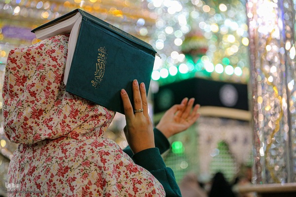 مراسم احیای شب قدر در شاهچراغ