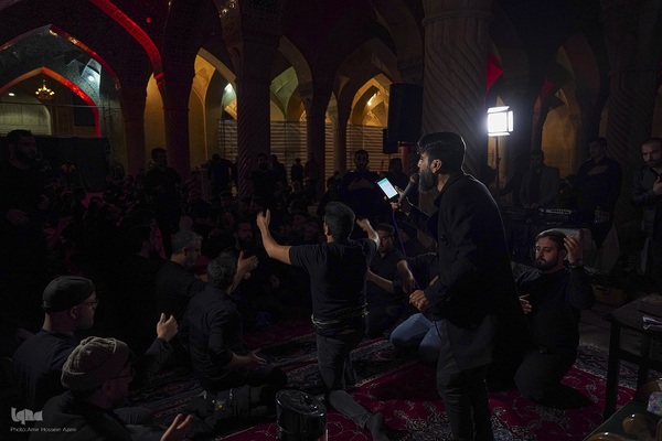 احیای شب 21 رمضان در مسجد وکیل شیراز
