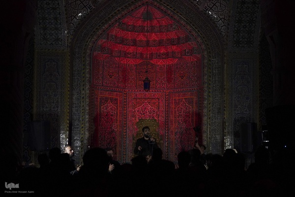 احیای شب 21 رمضان در مسجد وکیل شیراز