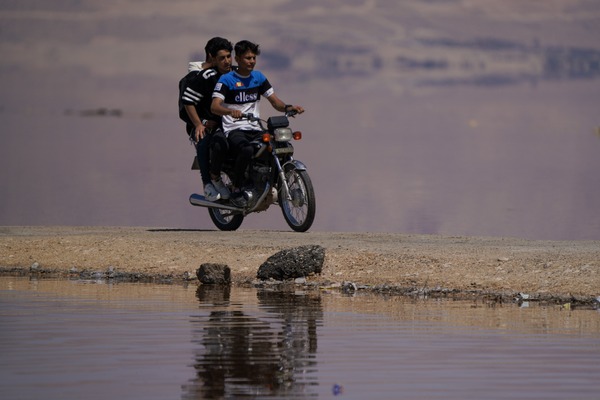 جان دوباره دریاچه مهارلو شیراز