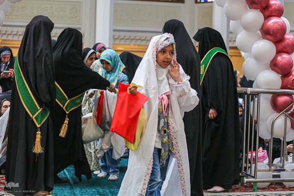 جشن دختران روزه‌ اولی در حرم مطهر حضرت شاهچراغ(ع)
