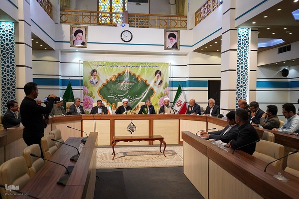 نشست مقدماتی «گفتمان‌سازی سند راهبردی سومین حرم اهل‌بیت(ع)» ‎