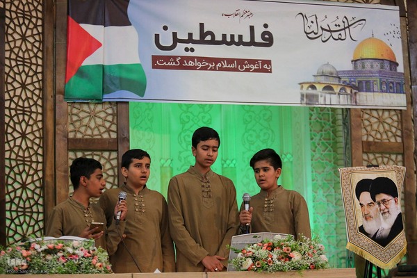 محفل انس با قرآن دانش‌آموزان شیرازی در سومین حرم اهل‌بیت علیهم السلام