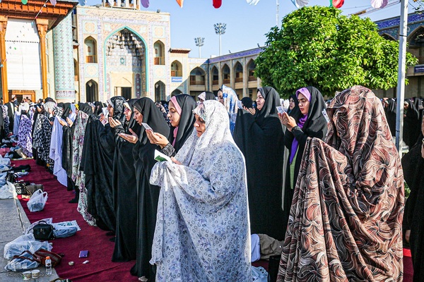 نماز عید فطر در حرم شاهچراغ (ع)