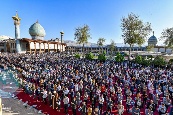 نماز عید فطر در حرم شاهچراغ (ع)