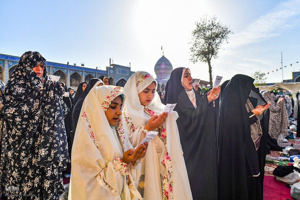 نماز عید فطر در حرم شاهچراغ (ع)