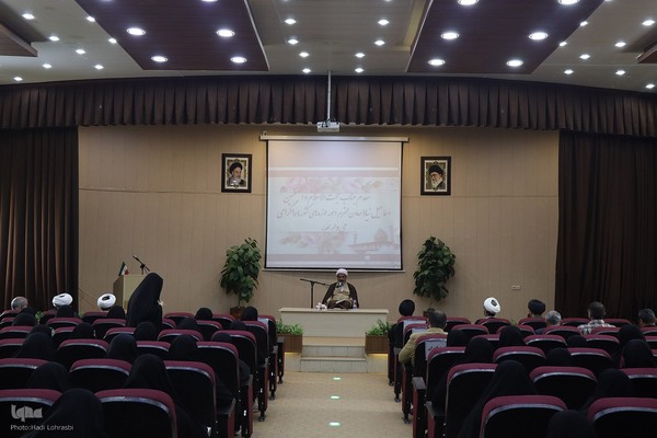 جلسه تودیع و معارفه مدیر حوزه علمیه خواهران استان فارس