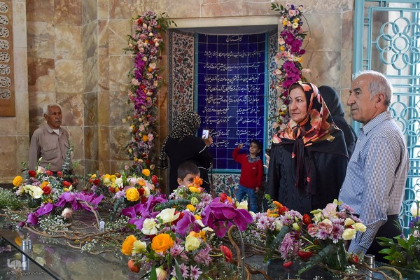 مراسم گلباران آرامگاه سعدی