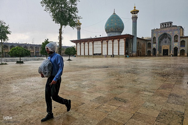 باران اردیبهشت در حرم شاهچراغ(ع)