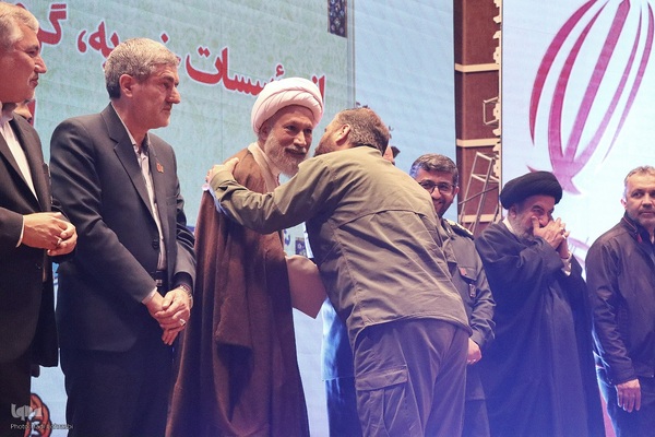 آئین نکوداشت وتجلیل از مؤسسات خیریه، گروه‌های جهادی و مراکز نیکوکاری استان فارس