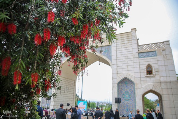 آیین معنوی جایگزینی قرآن در دروازه قرآن‎