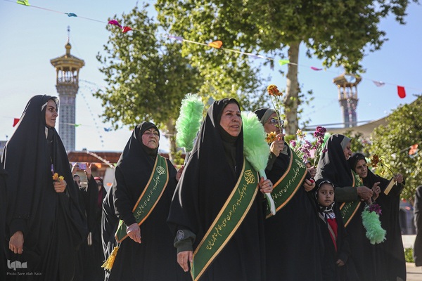 شادپیمایی دختران به‌مناسبت میلاد حضرت معصومه (س)