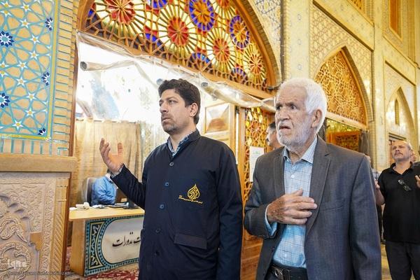 قرائت دعای توسل جهت سلامتی رئیس جمهور در حرم حضرت شاهچراغ (ع)