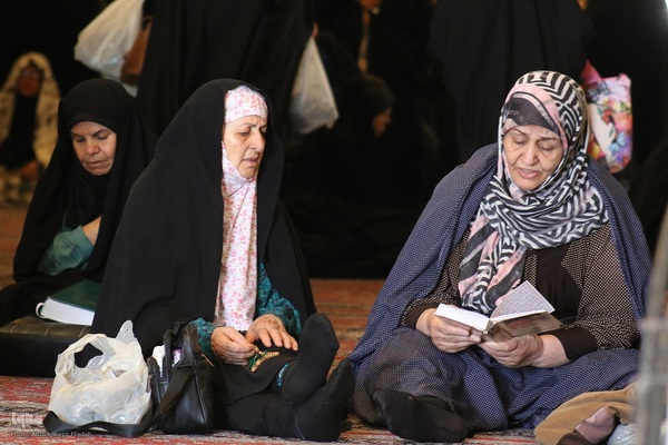 مراسم سوگواری شهادت رئیس جمهور شهید کشورمان در حرم شاهچراغ(ع)