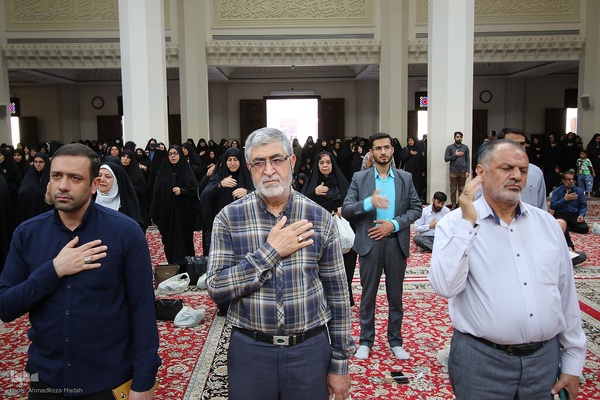 مراسم سوگواری شهادت رئیس جمهور شهید کشورمان در حرم شاهچراغ(ع)