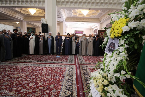 مراسم سوگواری شهادت رئیس جمهور شهید کشورمان در حرم شاهچراغ(ع)
