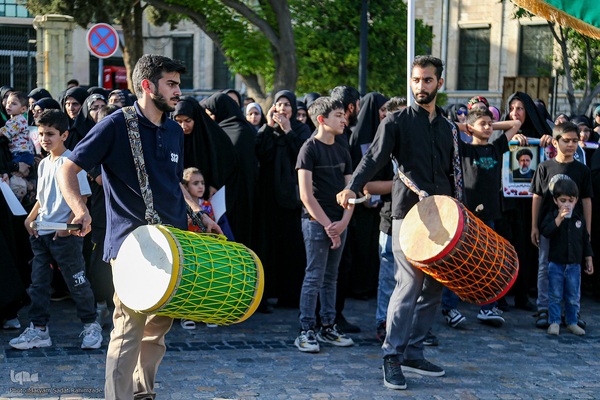 حرکت دسته عزاداری به مناسبت شهادت شهید جمهور و یاران