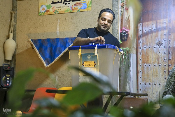 انتخابات چهاردهمین دوره ریاست جمهوری در شاهچراغ شیراز