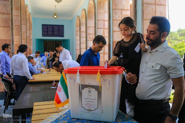 مرحله دوم انتخابات چهاردهمین دوره ریاست جمهوری در شیراز