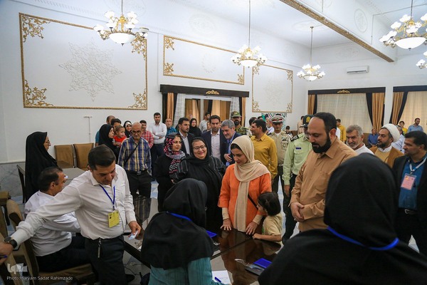 مرحله دوم انتخابات چهاردهمین دوره ریاست جمهوری در شیراز