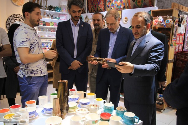 رونمایی از چند طرح فرهنگی در دانشگاه شیراز