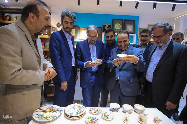 رونمایی از چند طرح فرهنگی در دانشگاه شیراز