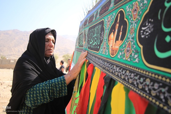 جابه‌جایی مزار شهید جواد رضایی در کازرون