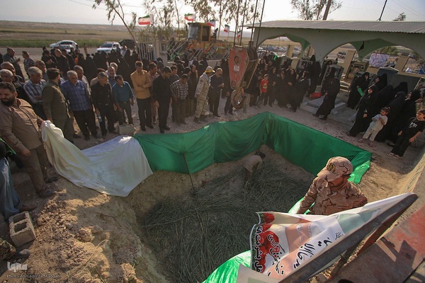 جابه‌جایی مزار شهید جواد رضایی در کازرون