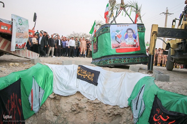 جابه‌جایی مزار شهید جواد رضایی در کازرون