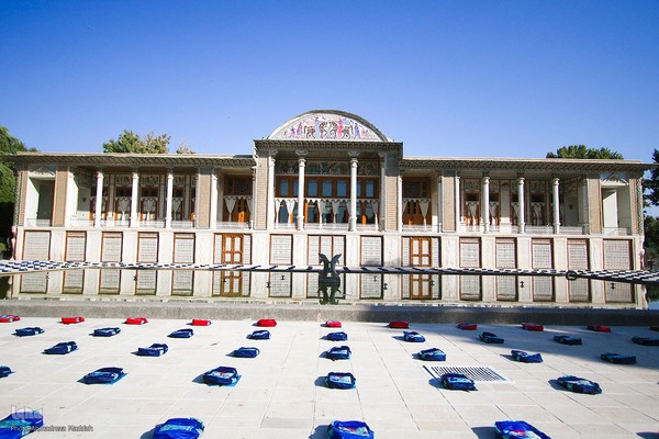 توزیع ۲۵ هزار بسته نوشت‌افزار ویژه دانش‌آموزان نیازمند در فارس