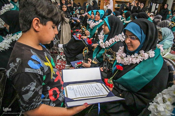 تجلیل از ۴۷۰ حافظ قرآن همراه با گرامیداشت شهدای قرآنی فارس