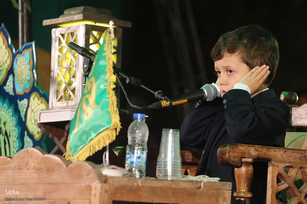 محفل قرآنی طنین تابناک در جوار آرامگاه حافظ