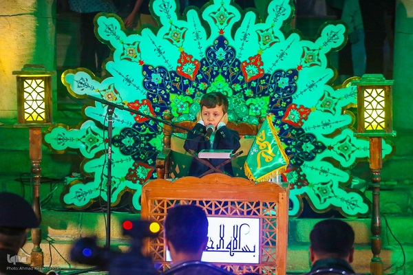 محفل قرآنی طنین تابناک در جوار آرامگاه حافظ