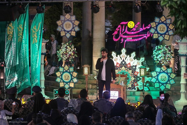 محفل قرآنی طنین تابناک در جوار آرامگاه حافظ