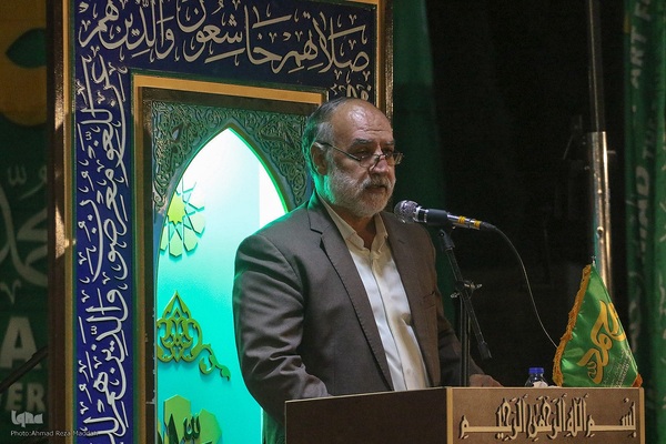 محفل قرآنی طنین تابناک در جوار آرامگاه حافظ