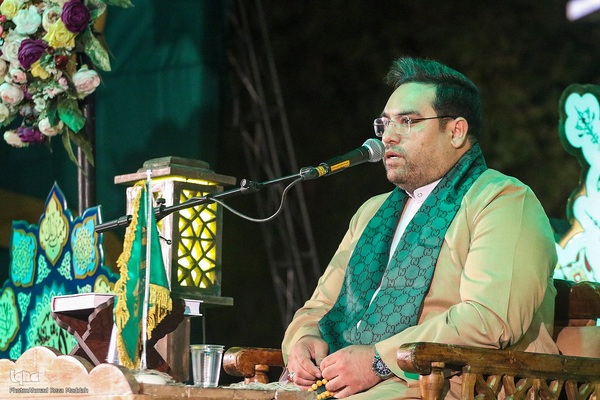 محفل قرآنی طنین تابناک در جوار آرامگاه حافظ