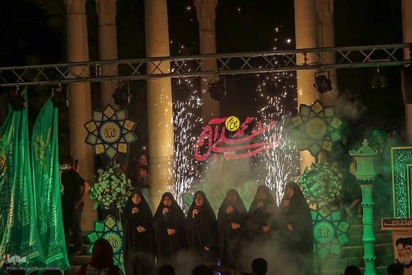 محفل قرآنی طنین تابناک در جوار آرامگاه حافظ