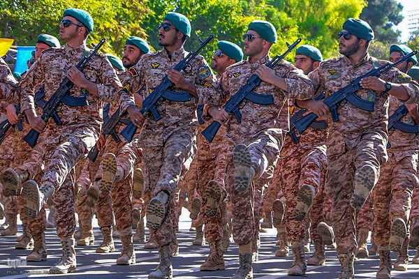 مراسم رژه ۳۱ شهریور نیروهای مسلح در شیراز‎