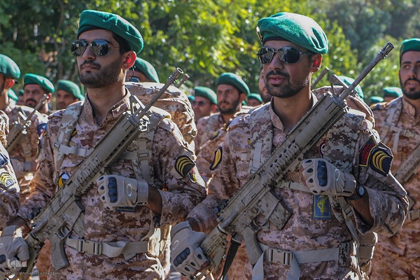 مراسم رژه ۳۱ شهریور نیروهای مسلح در شیراز‎