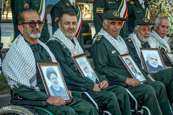 مراسم رژه ۳۱ شهریور نیروهای مسلح در شیراز‎