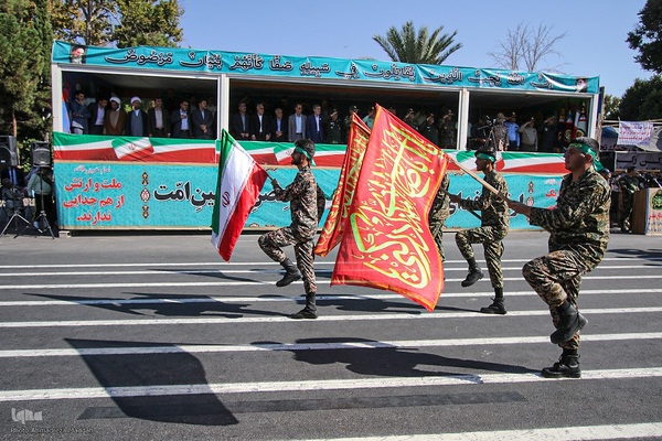 مراسم رژه ۳۱ شهریور نیروهای مسلح در شیراز‎