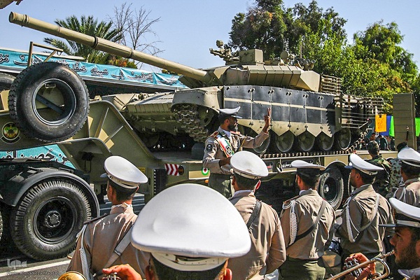مراسم رژه ۳۱ شهریور نیروهای مسلح در شیراز‎