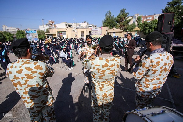 آیین نواخته شدن زنگ مهر، ایثار و مقاومت در شیراز‎