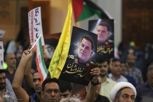 بزرگداشت شهادت سیدحسن نصرالله و عباس نیلفروشان در حرم شاهچراغ