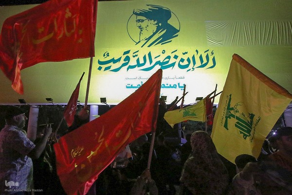 شادی مردم شیراز در حمایت از عملیات وعده صادق۲