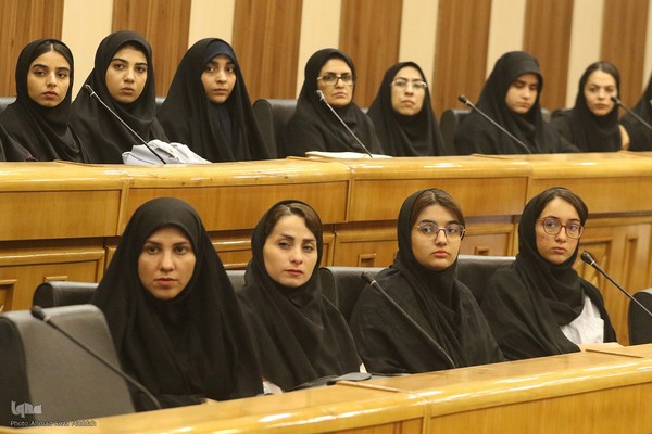 نشست صمیمی نخبگان با استاندار فارس