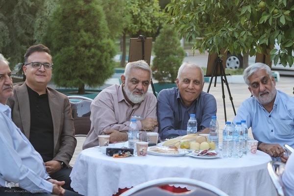 آیین رونمایی از ۴۰ عنوان مترو کتاب شیراز