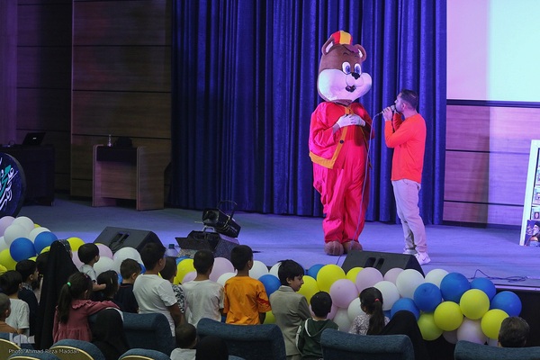 جشن کودکانه فرزندان شهدای مدافع حرم در شیراز