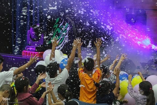 جشن کودکانه فرزندان شهدای مدافع حرم در شیراز